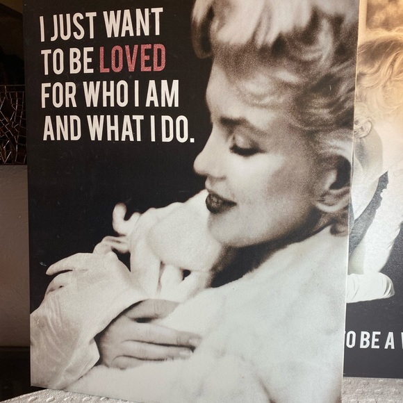 2-Black and White The Chelsea Collection Marilyn Monroe Wall Art Canvas - Picture 2 of 13